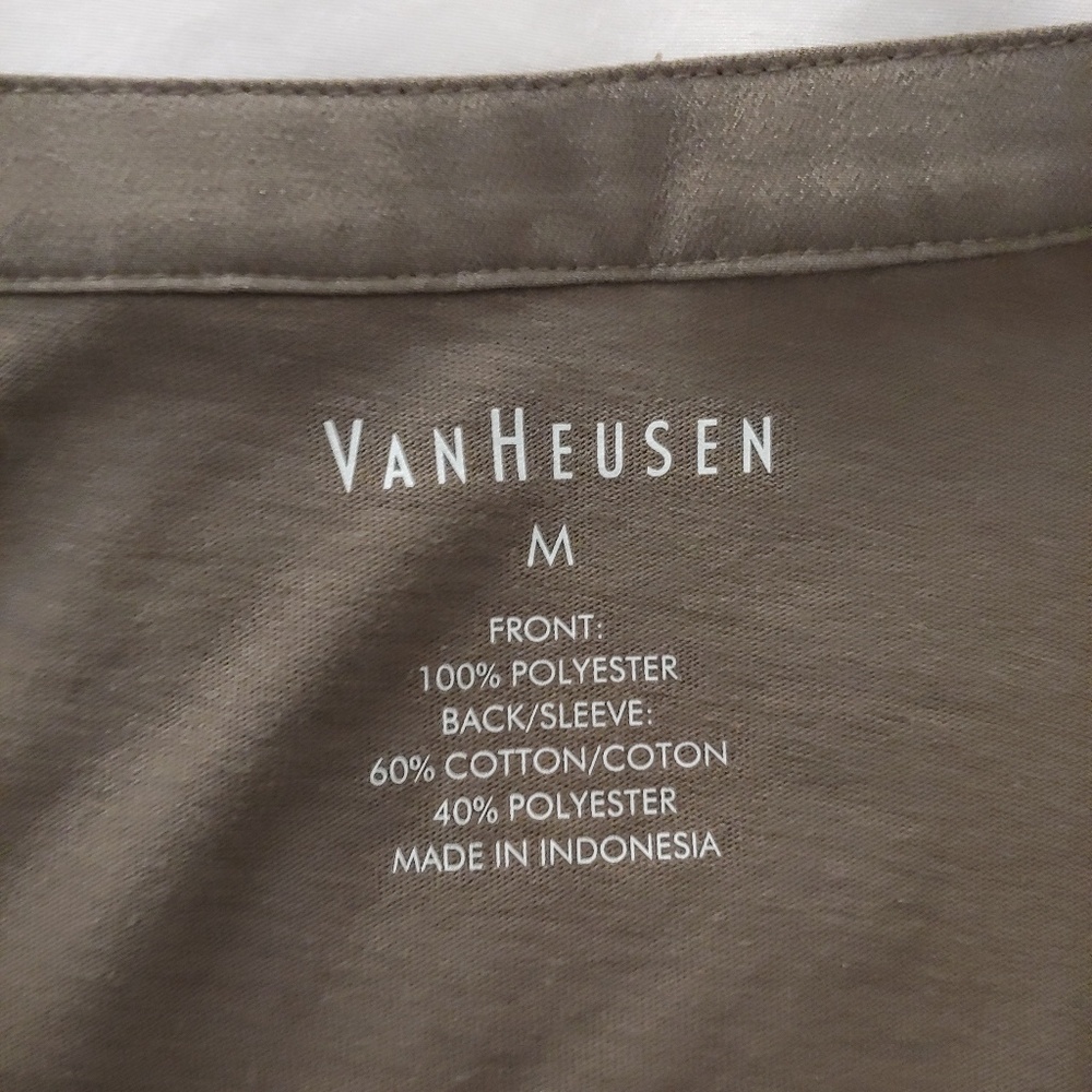 Van Heusen button down - Picture 2 of 4